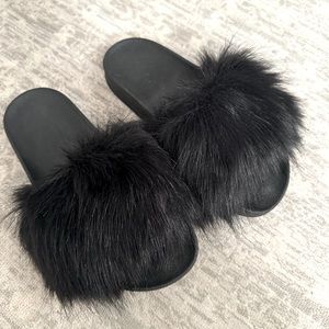 Women's Fake Fox Fur Slides Size 7